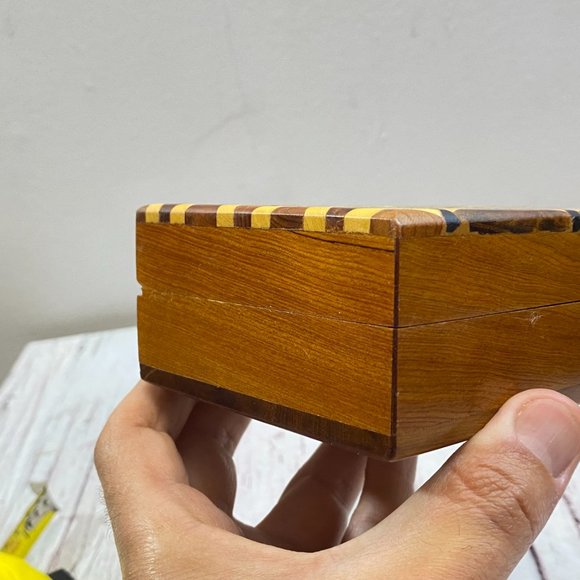 Vintage Exquisite Thuya Burl Wooden Jewelry Box, Timeless Keepsake Chest - Picture 5 of 9